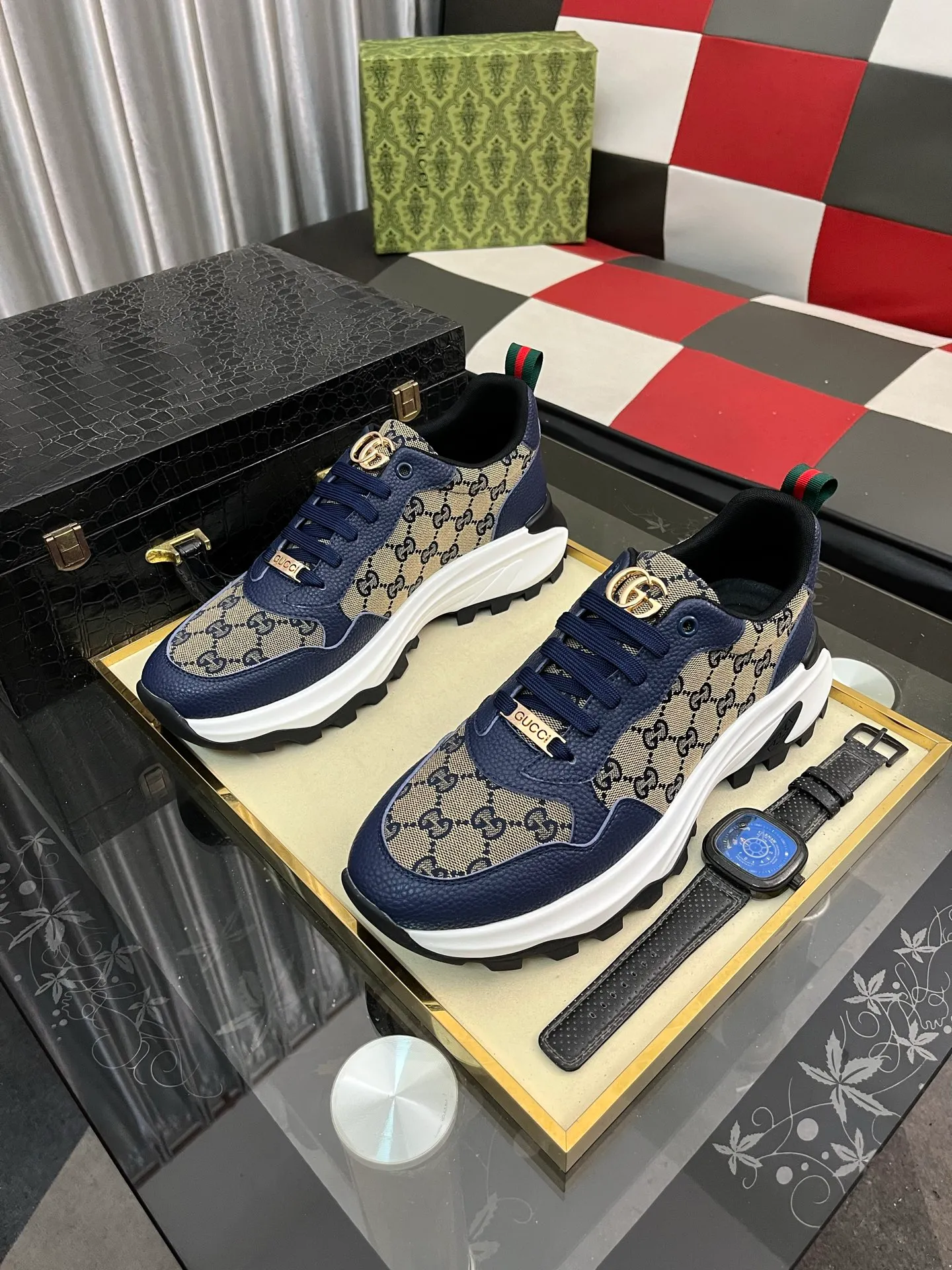 Men's shoes 💰458⌚️⌚️ Gucci •Gucci original quality. ~ Unique modern style sneakers. 🏃A must-have casual shoe for trendy men😍😍 Original brand imported from Italy, imported original leather, sheep lining (refuses to discolor and grind feet) Sole: Original sole provided by the original factory, French lazy style design ⚠️Fit to the feet, original quality attached, super comfortable original sole, code number: 38-444️⃣Colors available